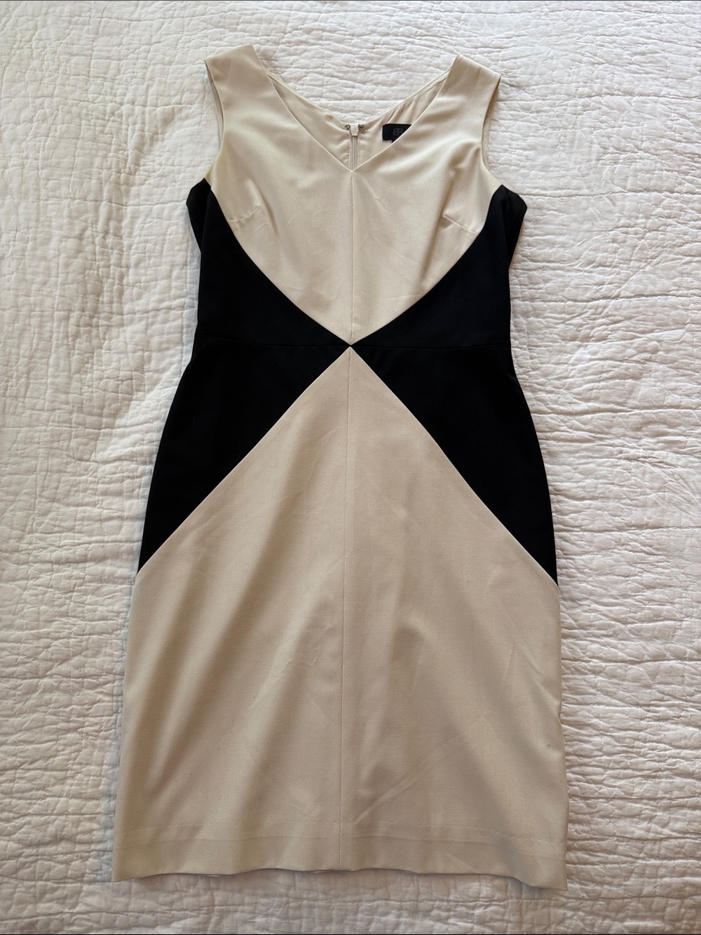 Banana Republic Beige and Black Sleeveless Sheath Dress